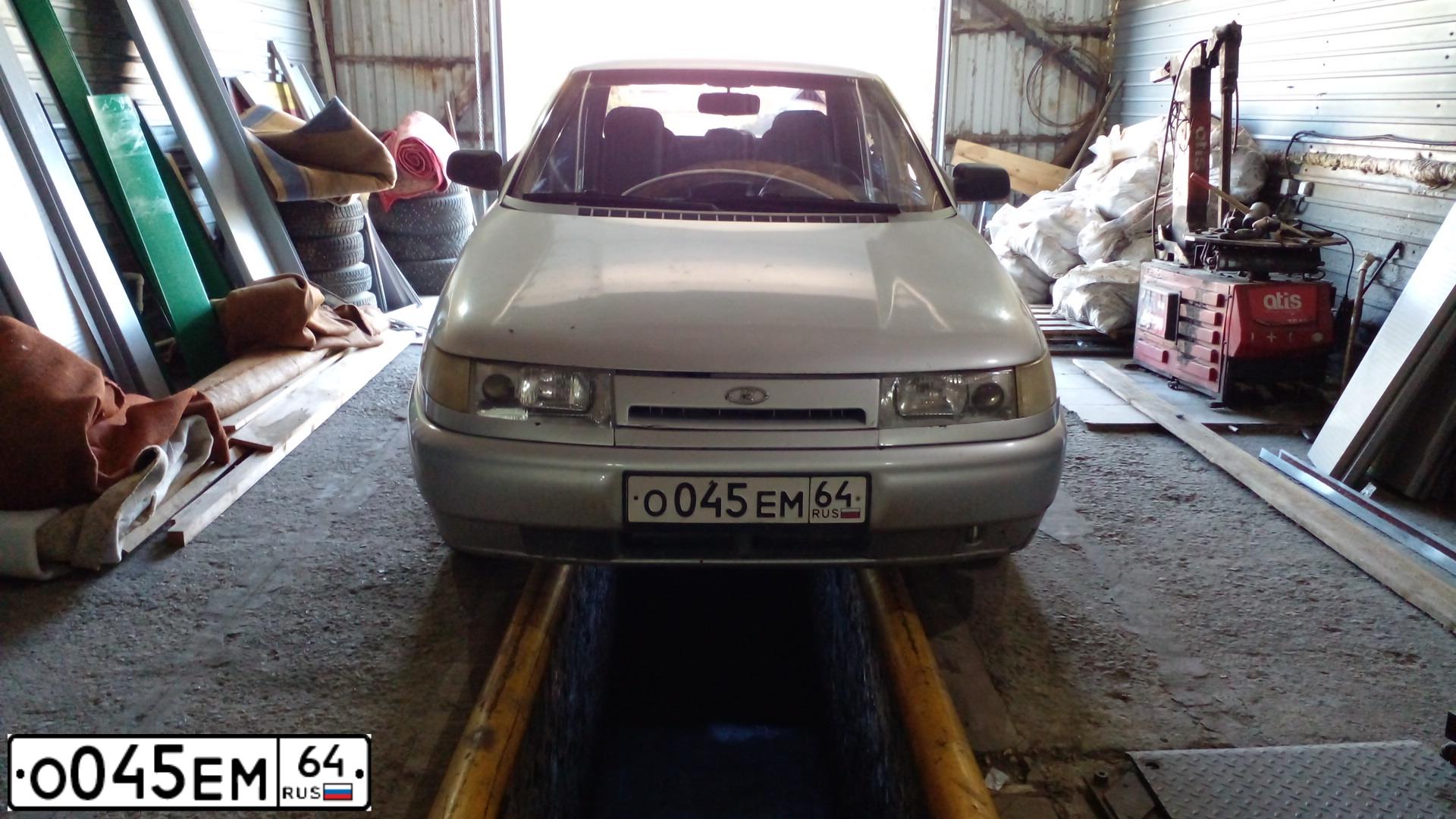 Фото автомобиля LADA 2110, 2002 — госномер О045ЕМ64. Цвет: СЕРЕБРИСТЫЙ