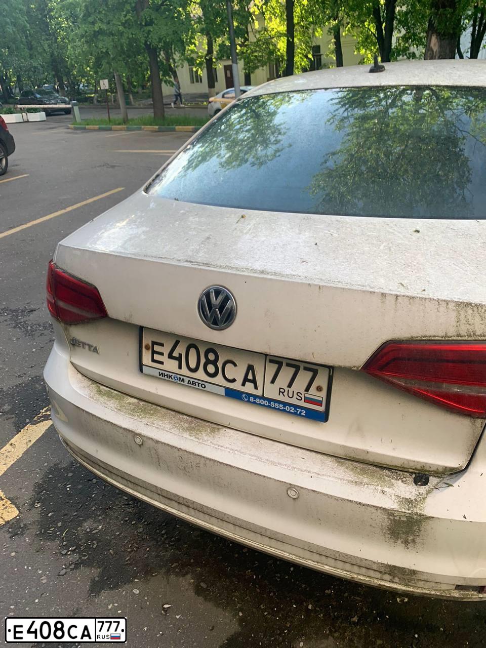Фото автомобиля VOLKSWAGEN JETTA, 2015 — госномер Е408СА777. Цвет: БЕЛЫЙ