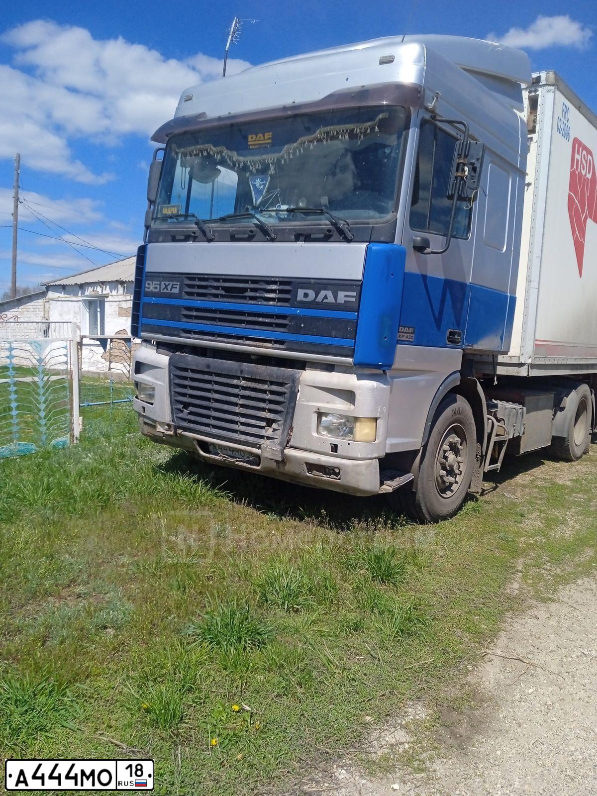 Фото автомобиля DAF XF 95 FT /4X2/, 1998 — госномер А444МО18. Цвет: СЕРЕБРИСТЫЙ