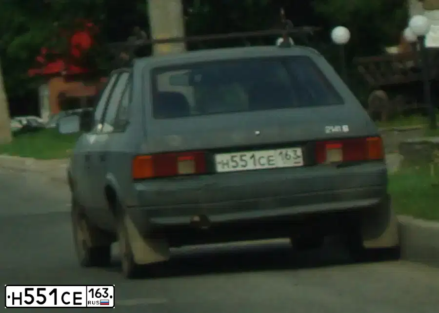 Фото автомобиля AZLK MOSKWITSCH 2141, 1995 — госномер Е579ТА63. Цвет: СЕРЫЙ
