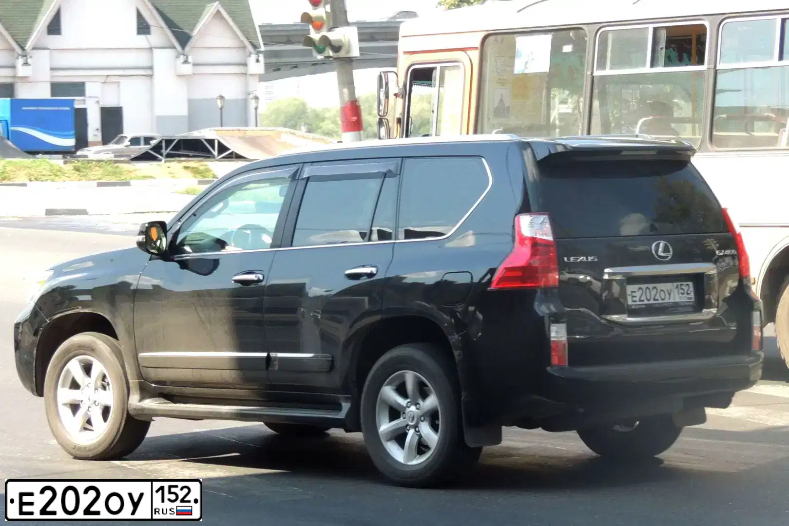 Фото автомобиля LEXUS GX, 2011 — госномер Е202ОУ152. Цвет: ЧЕРНЫЙ
