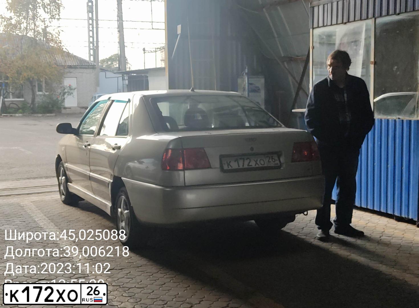 Фото автомобиля CHERY AMULET /FLAGCLOUD/, 2007 — госномер К172ХО26. Цвет: Серебристый