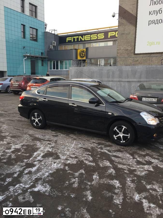 Фото автомобиля TOYOTA CAMRY, 2008 — госномер О942ЕВ19. Цвет: СЕРЫЙ