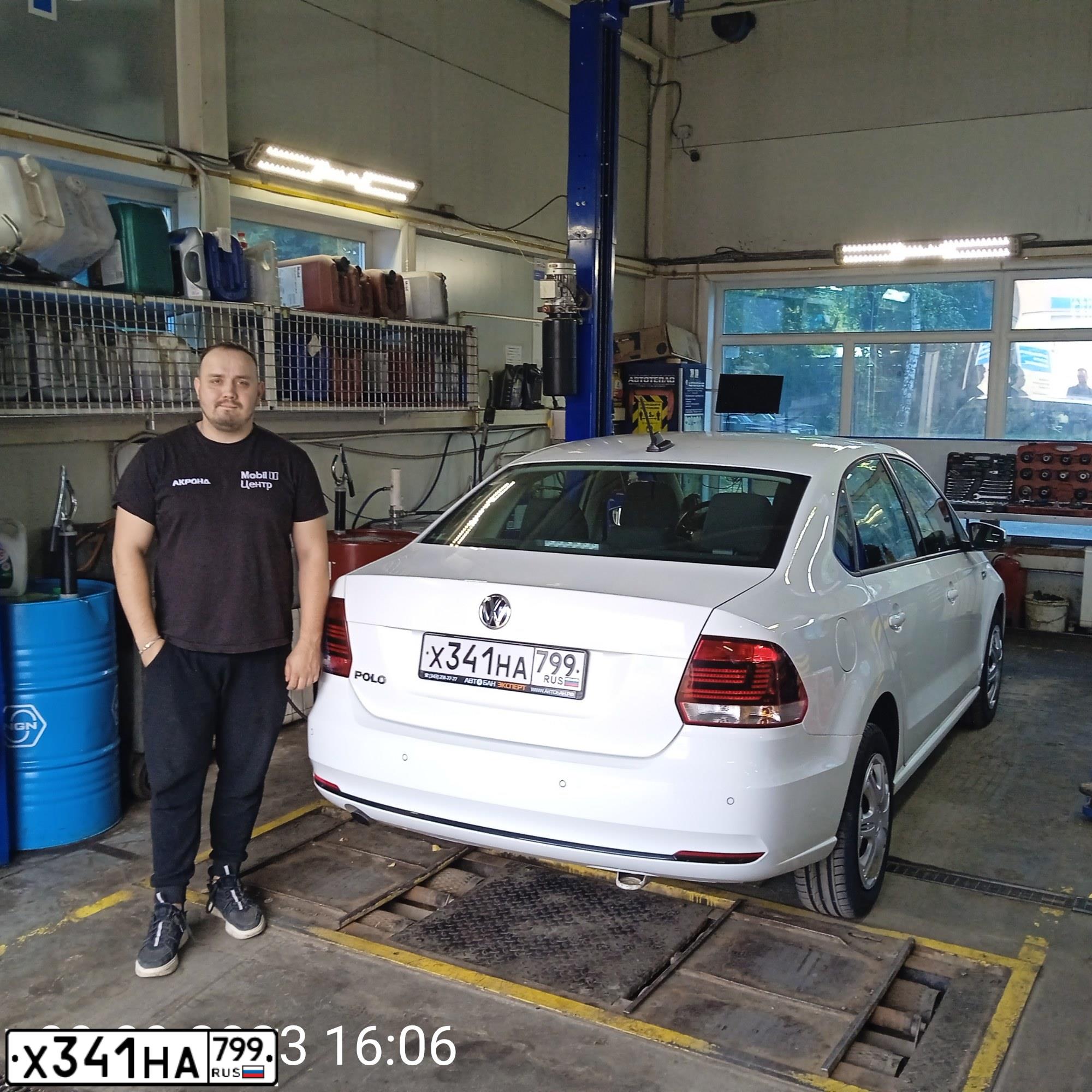 Фото автомобиля VOLKSWAGEN POLO, 2018 — госномер О953ОВ797. Цвет: Белый