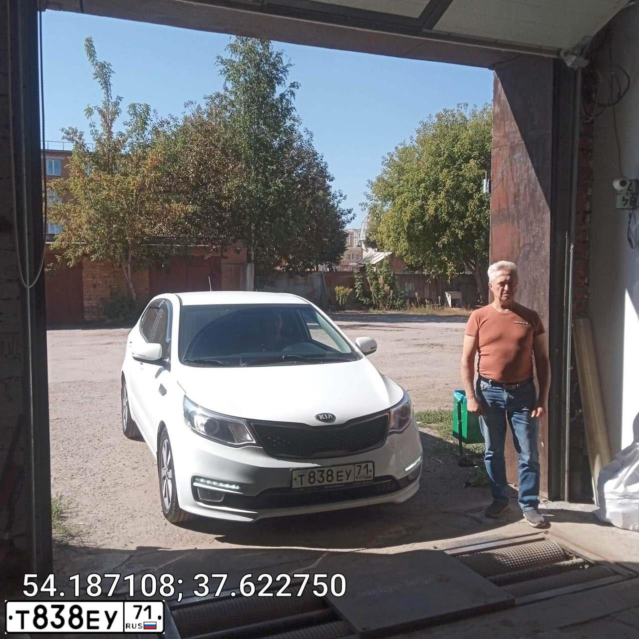 Фото автомобиля KIA RIO, 2016 — госномер Х176СО71. Цвет: Белый