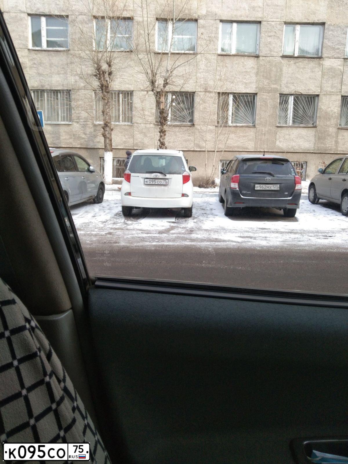Фото автомобиля MITSUBISHI PAJERO SPORT, 2011 — госномер У620АТ138. Цвет: СЕРЕБРИСТЫЙ