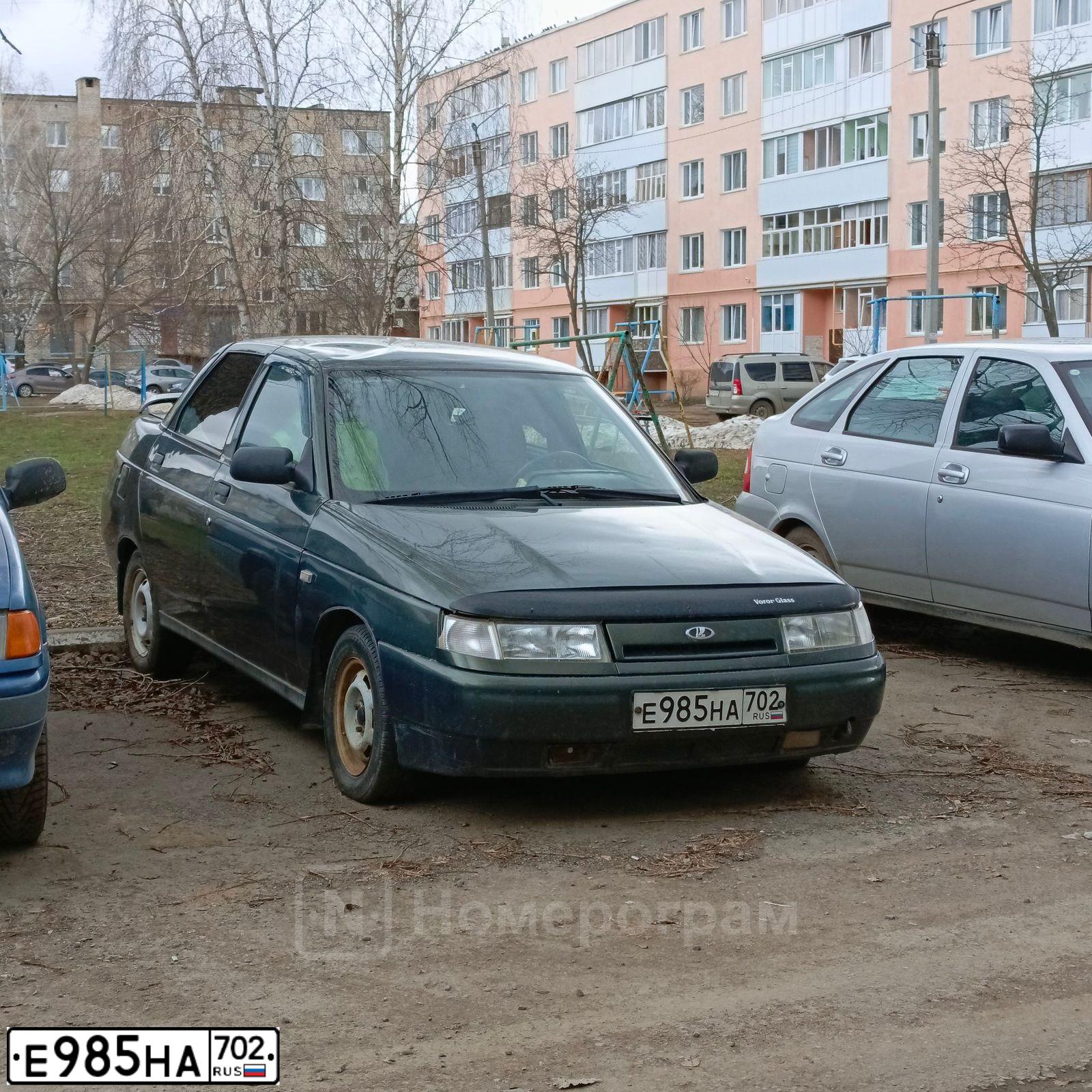 Фото автомобиля LADA 2110, 2006 — госномер Е985НА702. Цвет: ЗОЛОТИСТЫЙ ТЕМНО-ЗЕЛЕНЫЙ