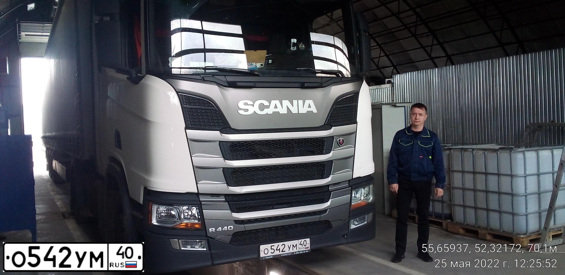 Фото автомобиля SCANIA SERIE R /4X2/, 2020 — госномер О542УМ40. Цвет: Белый