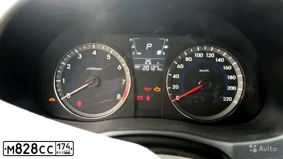 Фото автомобиля HYUNDAI SOLARIS, 2014 — госномер М828СС174. Цвет: ЧЕРНЫЙ