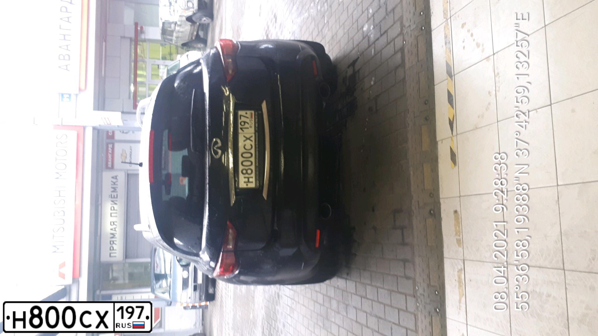Фото автомобиля LADA 2171 PRIORA, 2011 — госномер У300МТ47. Цвет: средний серо-зеленый металлик