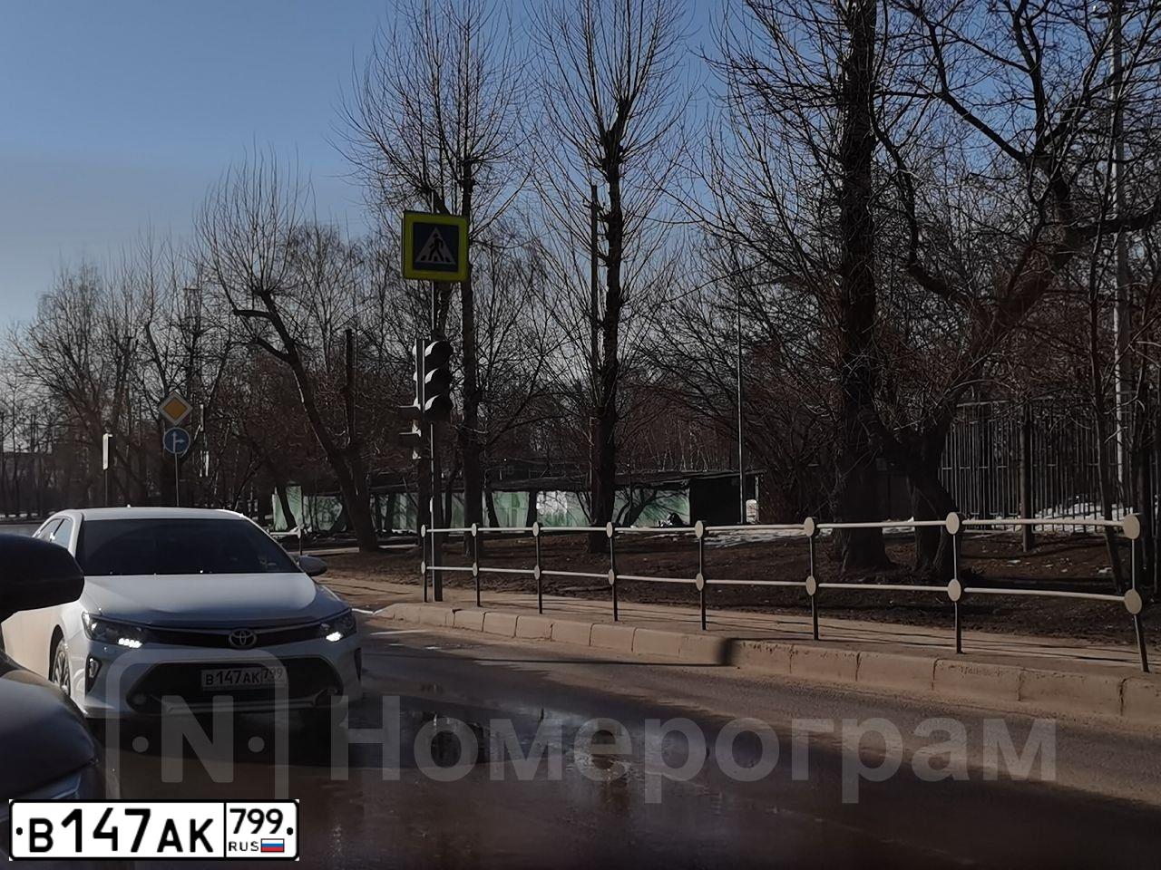 Фото автомобиля TOYOTA CAMRY, 2017 — госномер Н080АМ702