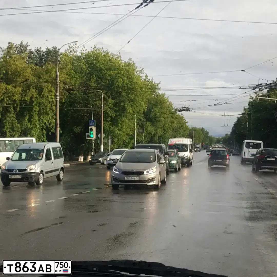 Фото автомобиля KIA CEE'D, 2015 — госномер Т863АВ750. Цвет: СЕРЫЙ