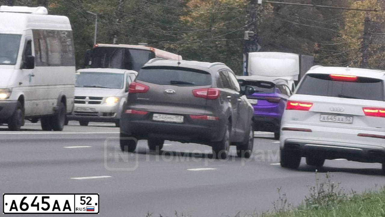 Фото автомобиля AUDI Q7, 2015 — госномер А645АА52. Цвет: БЕЛЫЙ