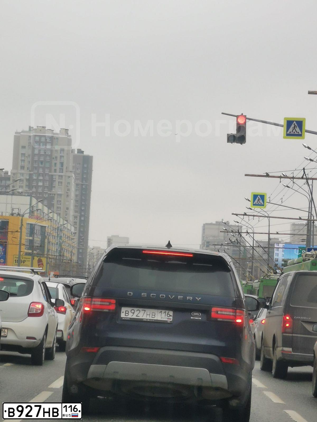 Фото автомобиля LANDROVER DISCOVERY, 2009 — госномер В927НВ116. Цвет: ТЕМНО-СЕРЫЙ