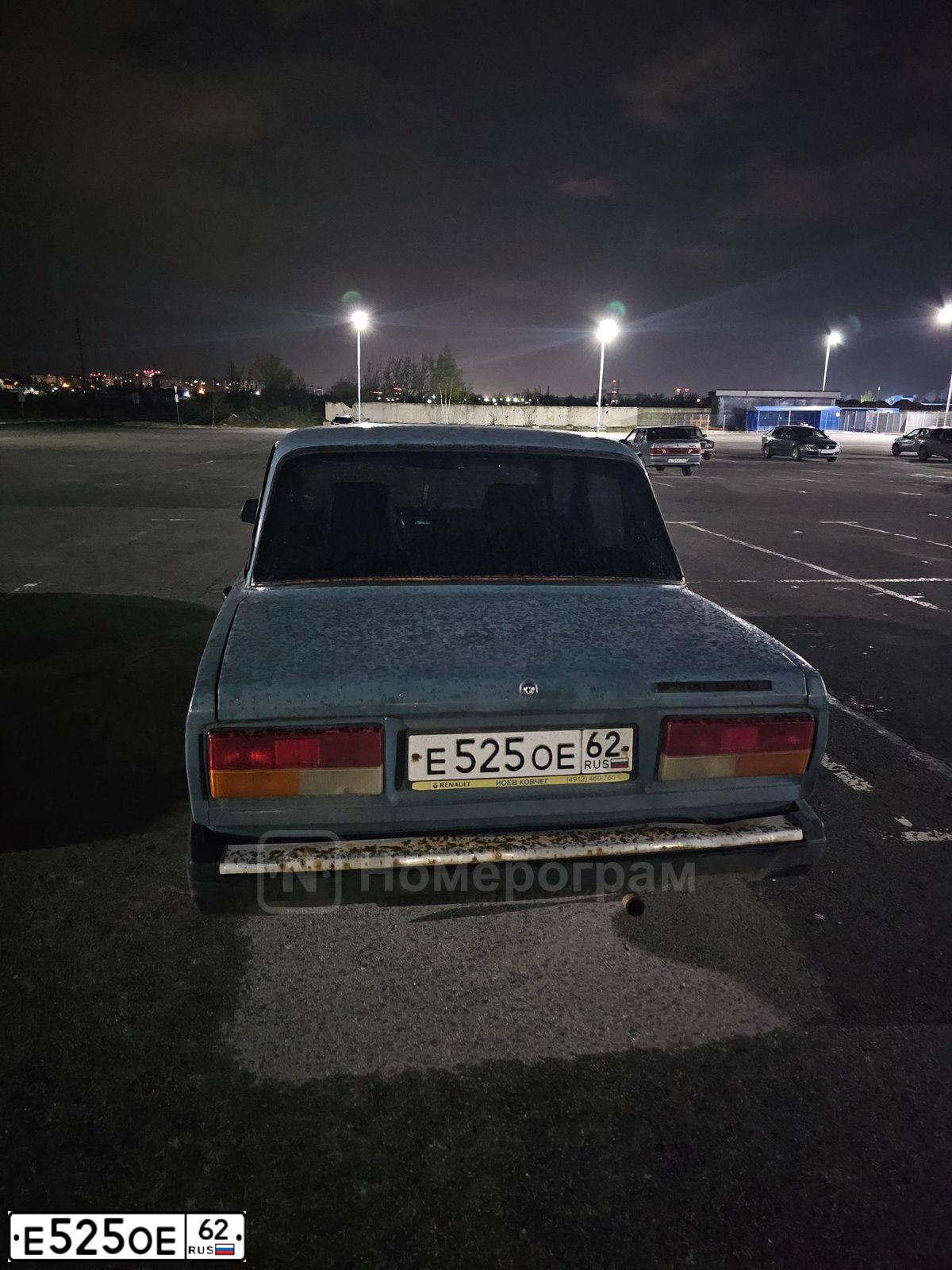 Фото автомобиля LADA 2107, 2004 — госномер Е525ОЕ62. Цвет: Серо-Синий