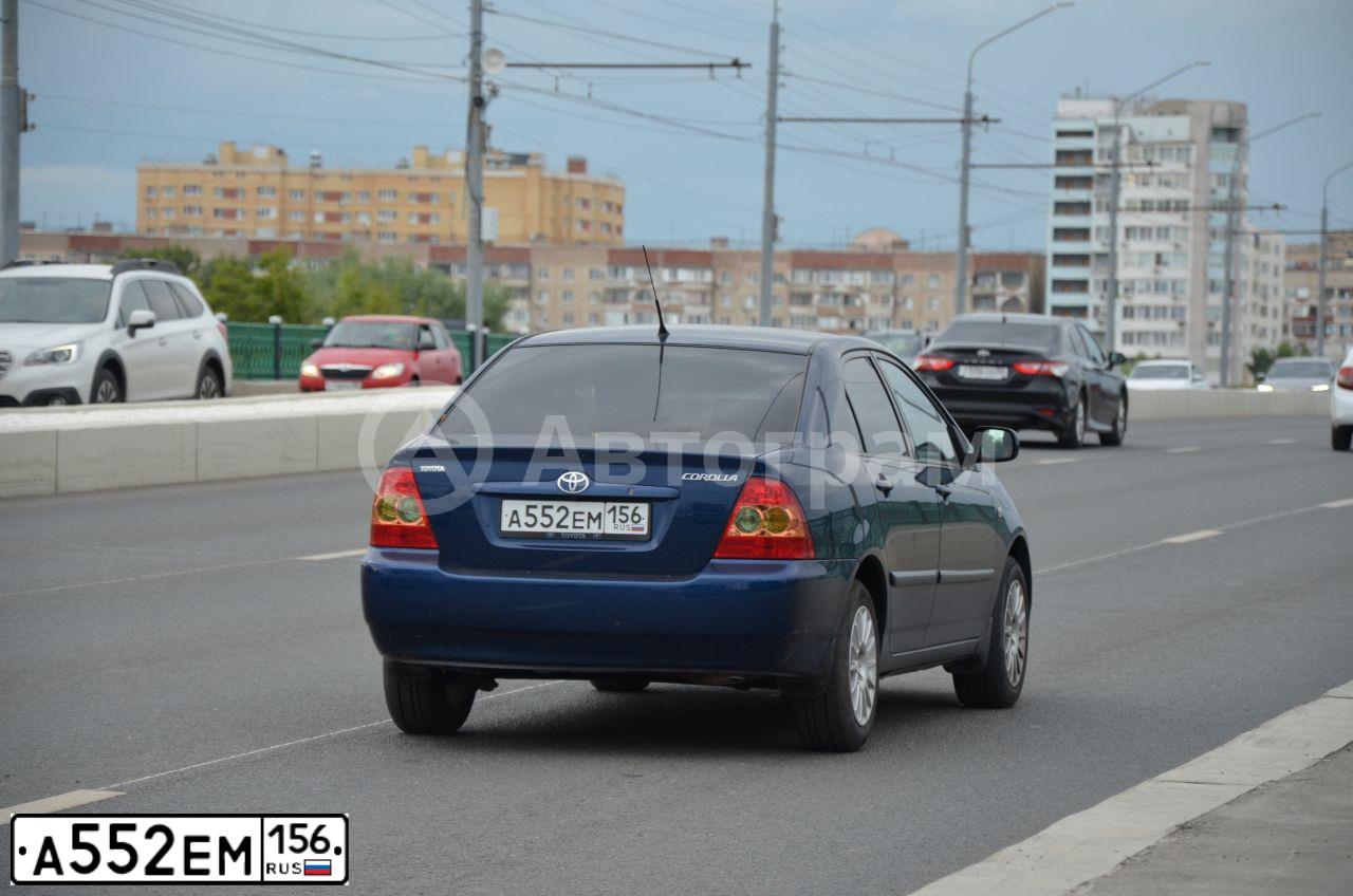 Фото автомобиля TOYOTA COROLLA, 2006 — госномер В002ЕЕ56. Цвет: Темно-синий
