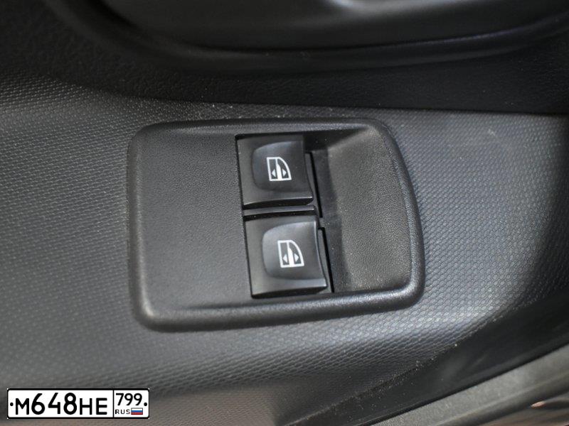 Фото автомобиля RENAULT SANDERO, 2019 — госномер Р497АК550