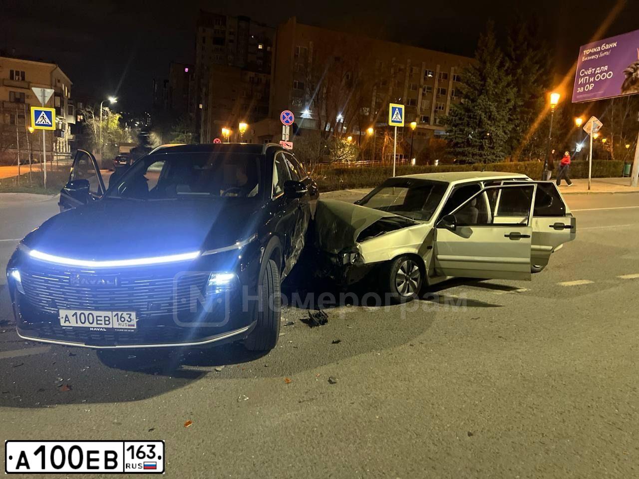 Фото автомобиля VOLKSWAGEN POLO, 2011 — госномер Р344МЕ774