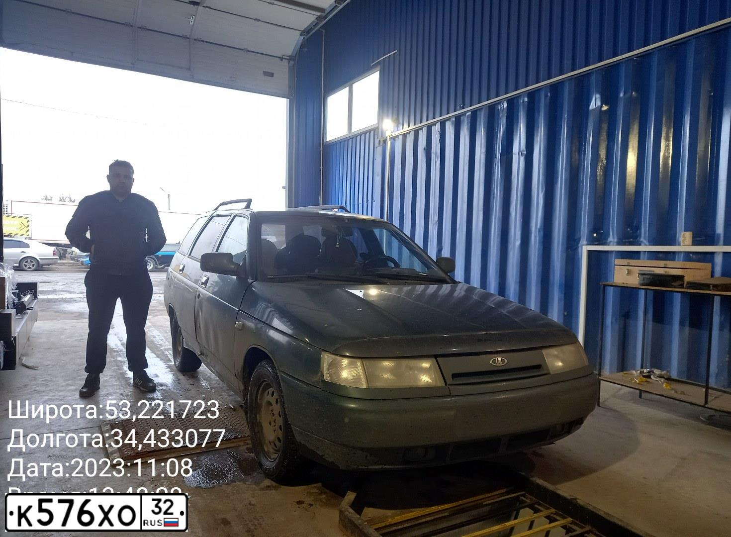 Фото автомобиля LADA 2111, 2004 — госномер К576ХО32. Цвет: Темно-зеленый