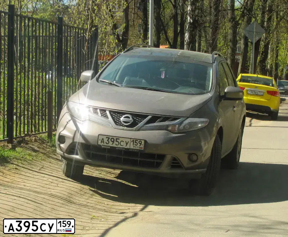 Фото автомобиля NISSAN MURANO, 2012 — госномер У871ВВ790. Цвет: БЕЖЕВЫЙ