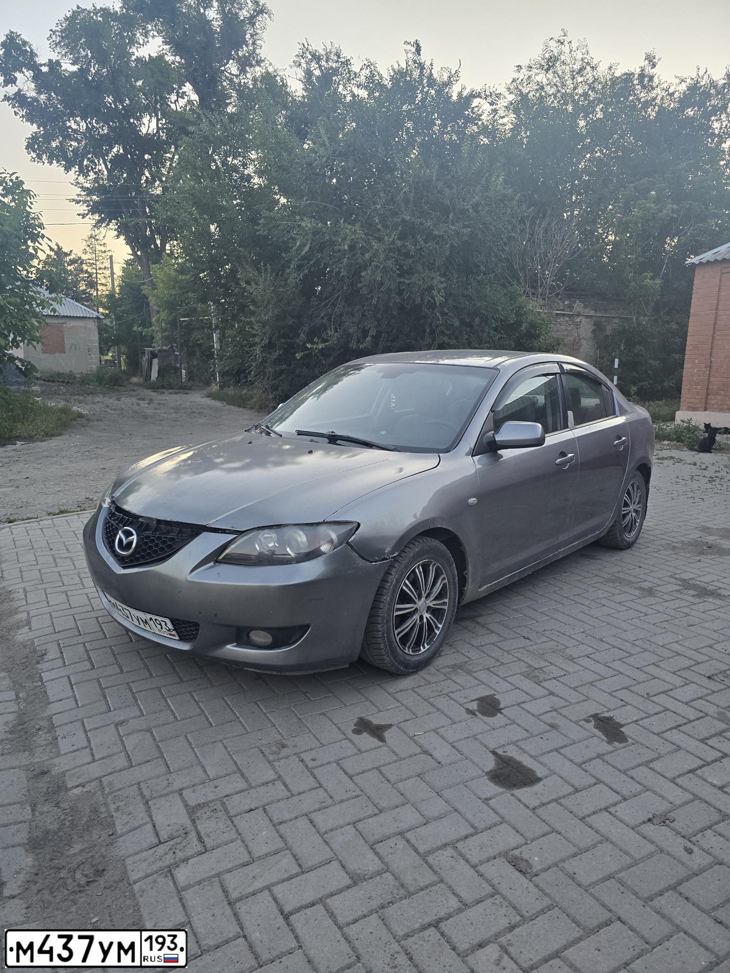 Фото автомобиля MAZDA 3, 2005 — госномер М437УМ193. Цвет: СЕРЫЙ