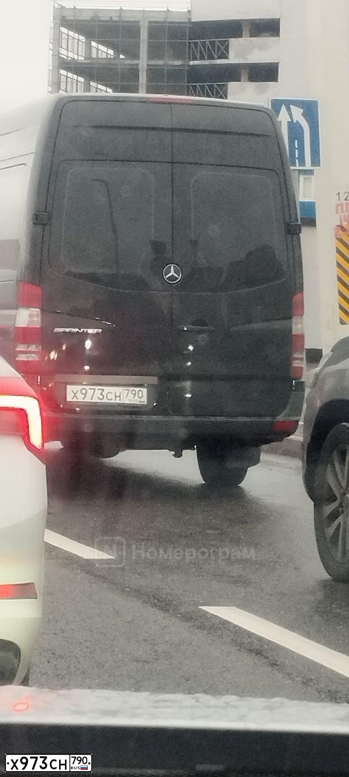 Фото автомобиля MERCEDES SPRINTER, 2014 — госномер Х973СН790. Цвет: ЧЕРНЫЙ