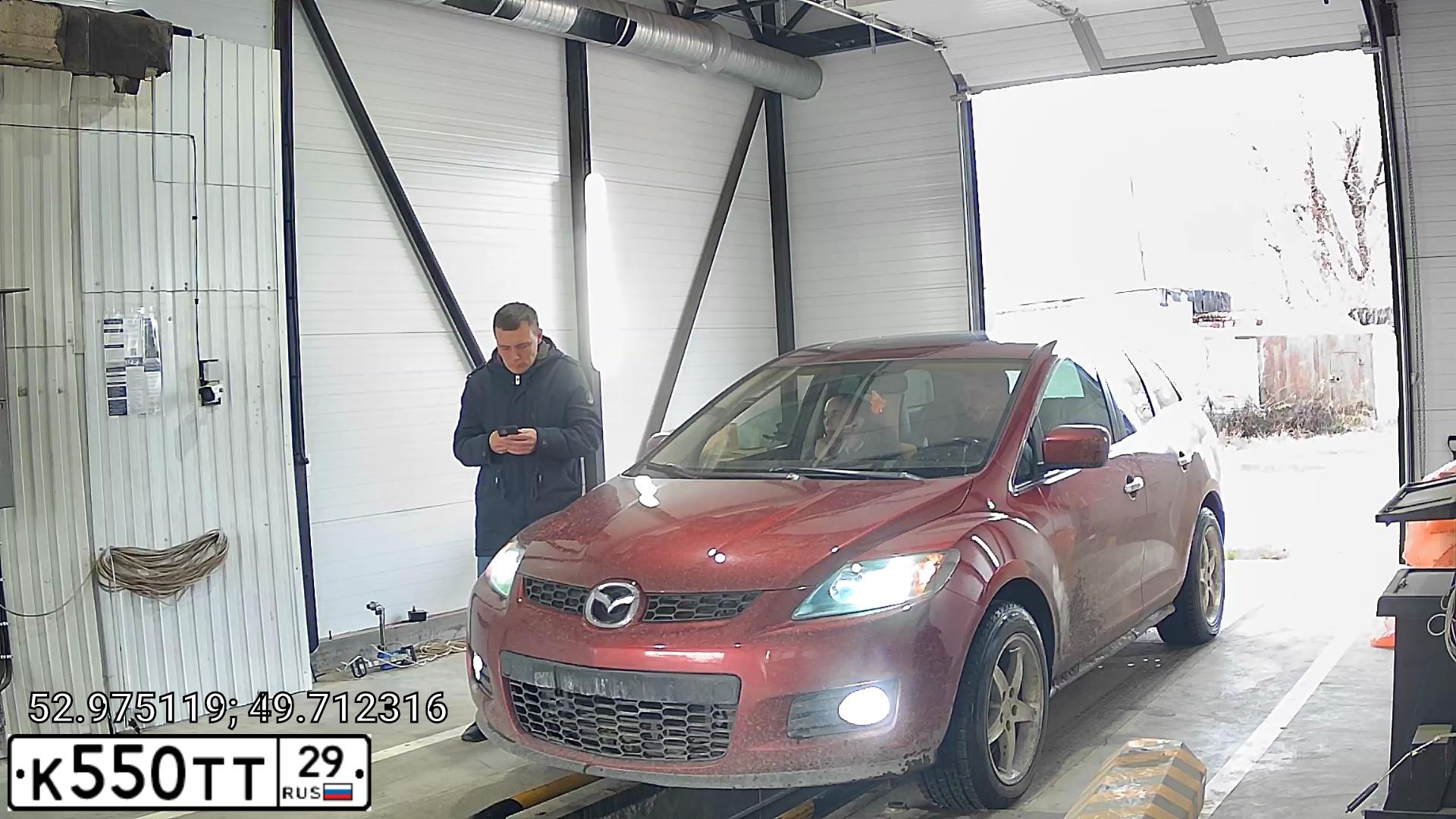 Фото автомобиля MAZDA CX-7, 2007 — госномер К550ТТ29. Цвет: Красный
