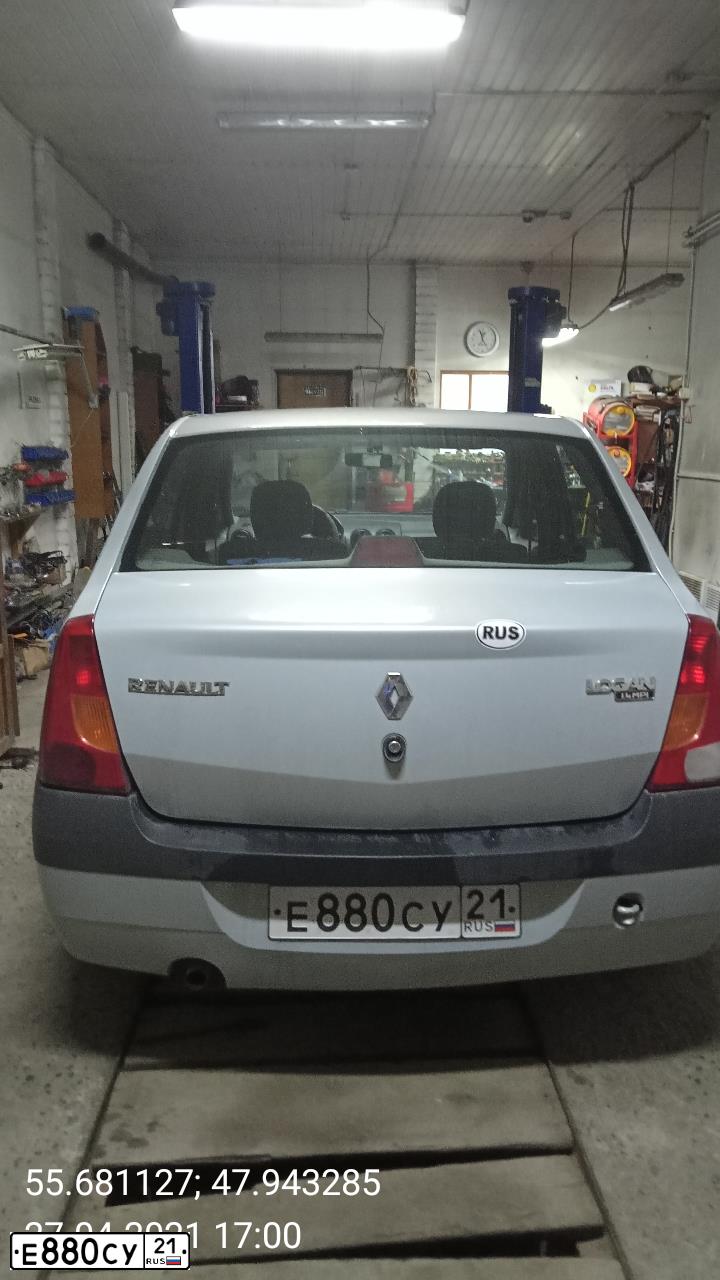 Фото автомобиля RENAULT LOGAN, 2007 — госномер Е880СУ21. Цвет: Серый