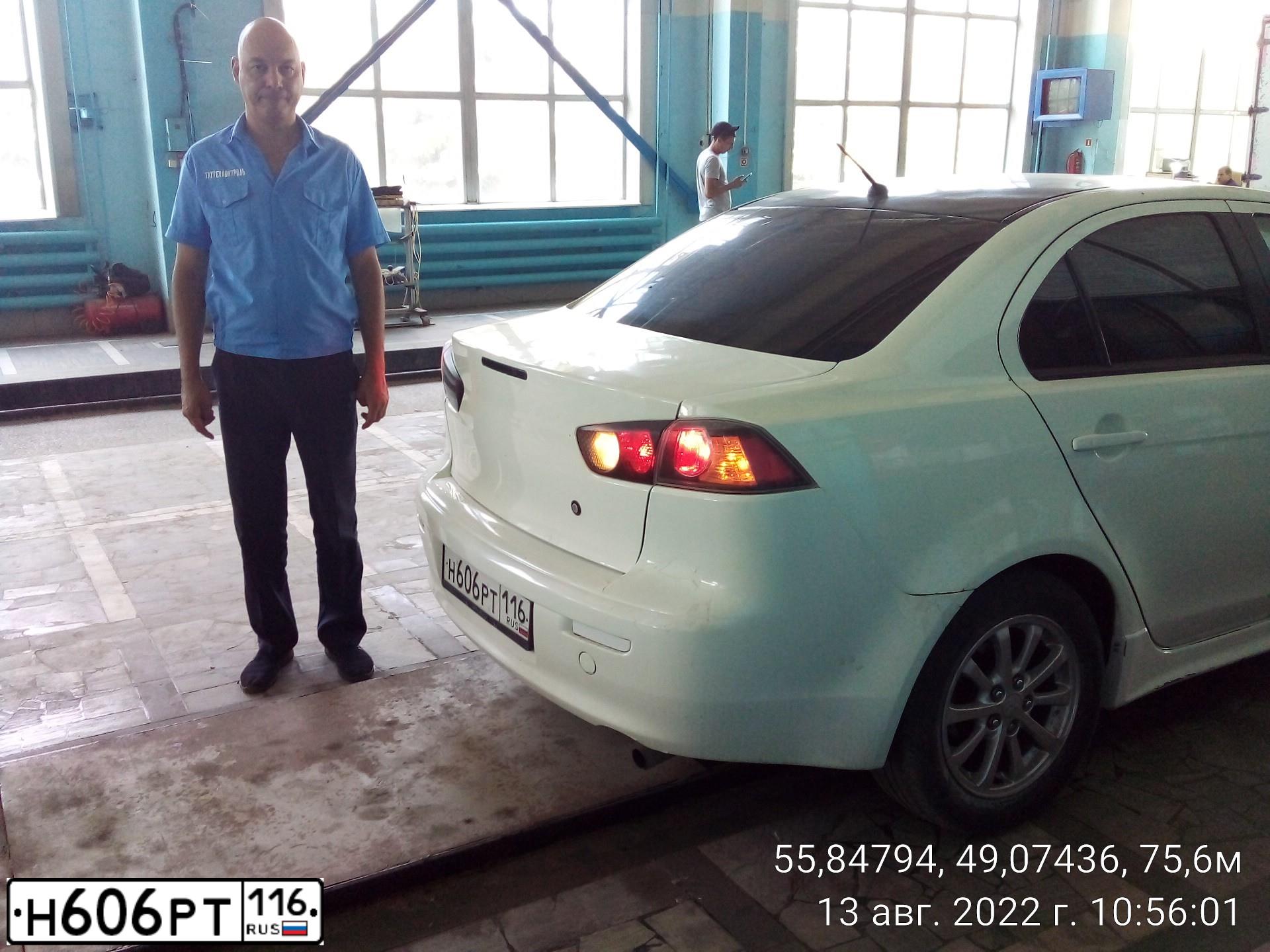 Фото автомобиля LADA 2113 SAMARA, 2008 — госномер Х147АР116. Цвет: СРЕДНИЙ СЕРО-ЗЕЛЕН МЕТ.