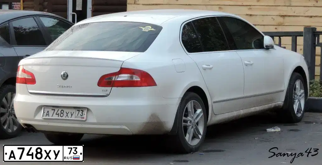 Фото автомобиля ШКОДА SUPERB, 2012 — госномер К901УР147. Цвет: Белый
