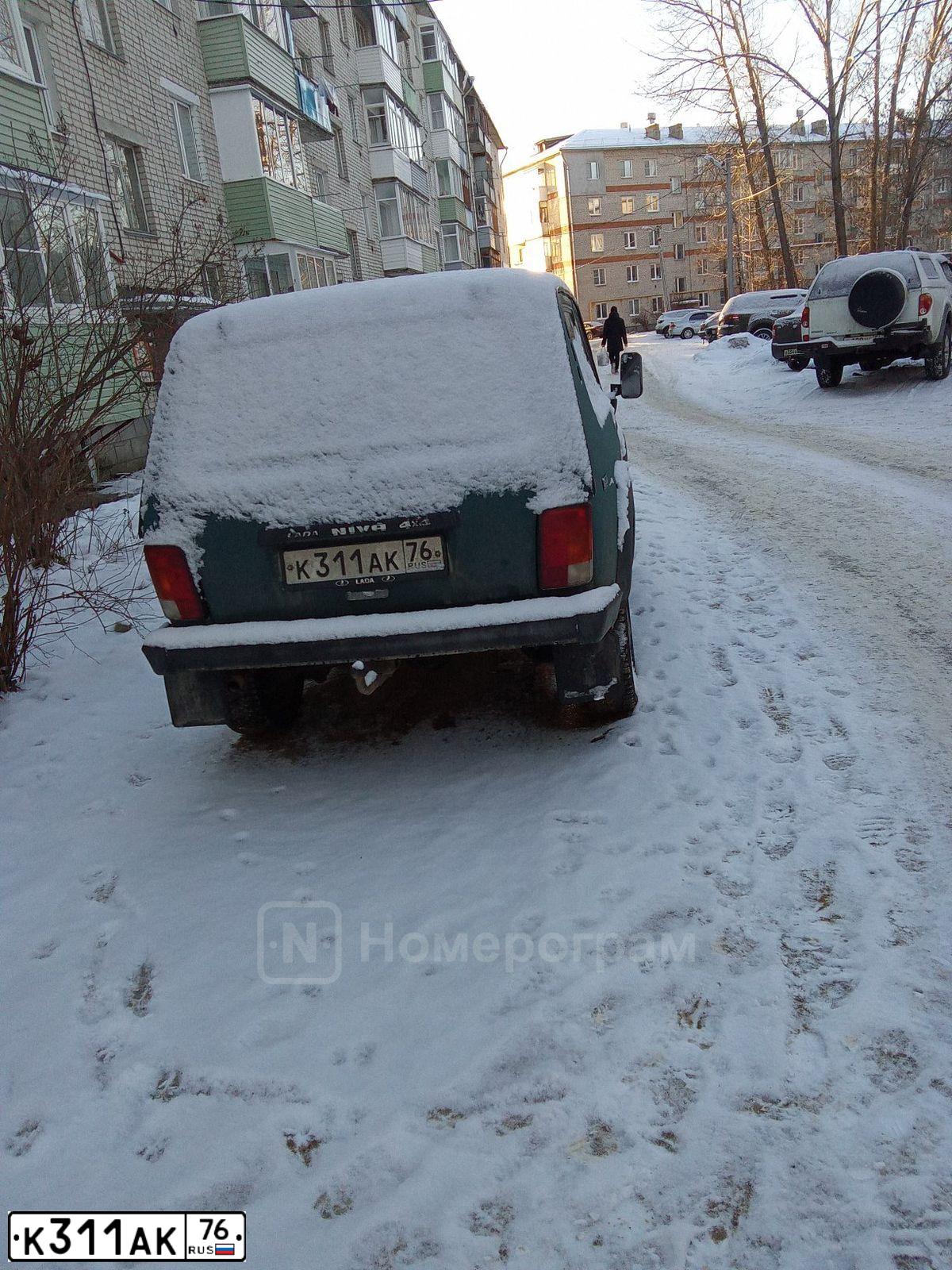 Фото автомобиля LADA 2121 NIVA, 2001 — госномер К311АК76. Цвет: СИНЕ-ЗЕЛЕНЫЙ