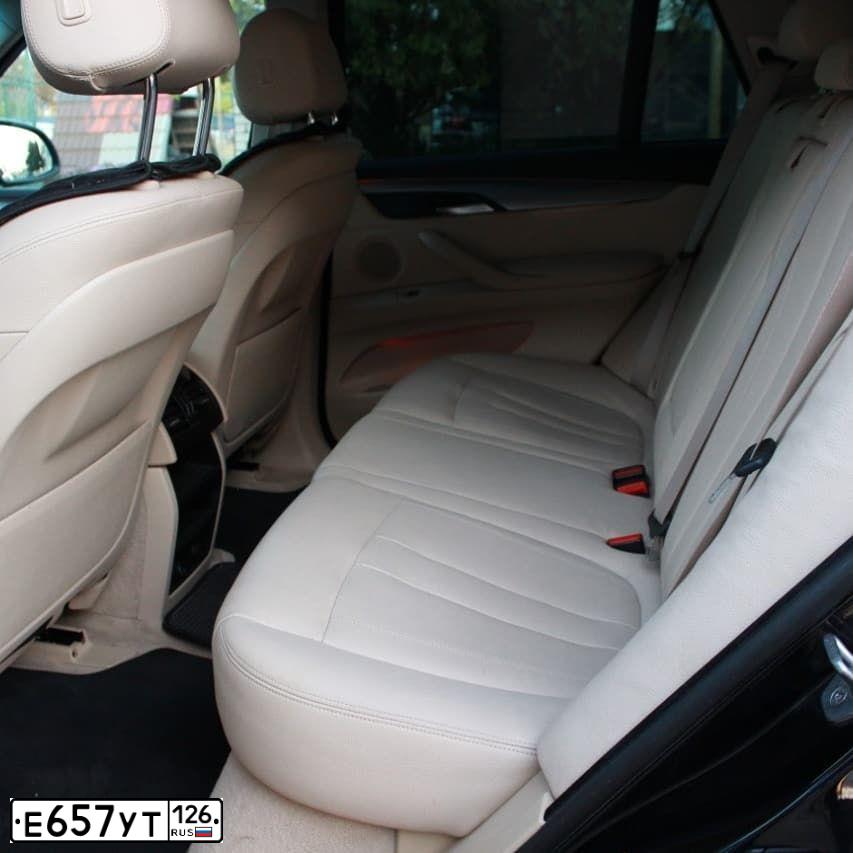 Фото автомобиля BMW X5, 2016 — госномер Е657УТ126. Цвет: ЧЕРНЫЙ