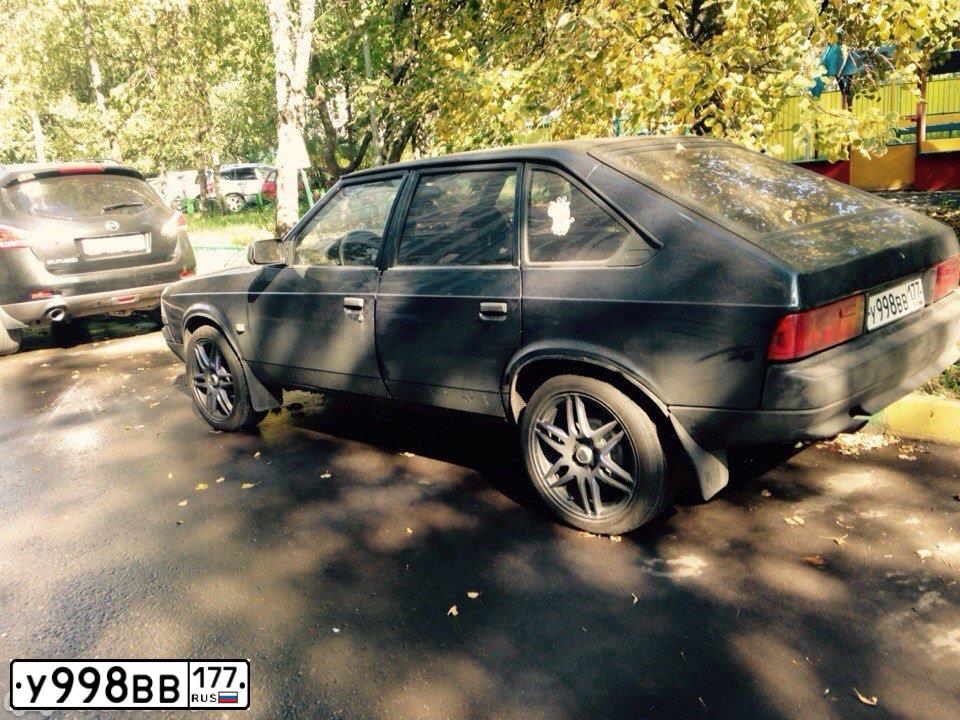 Фото автомобиля AZLK MOSKWITSCH 2141, 1998 — госномер Е052ЕВ197. Цвет: ФИОЛЕТОВЫЙ