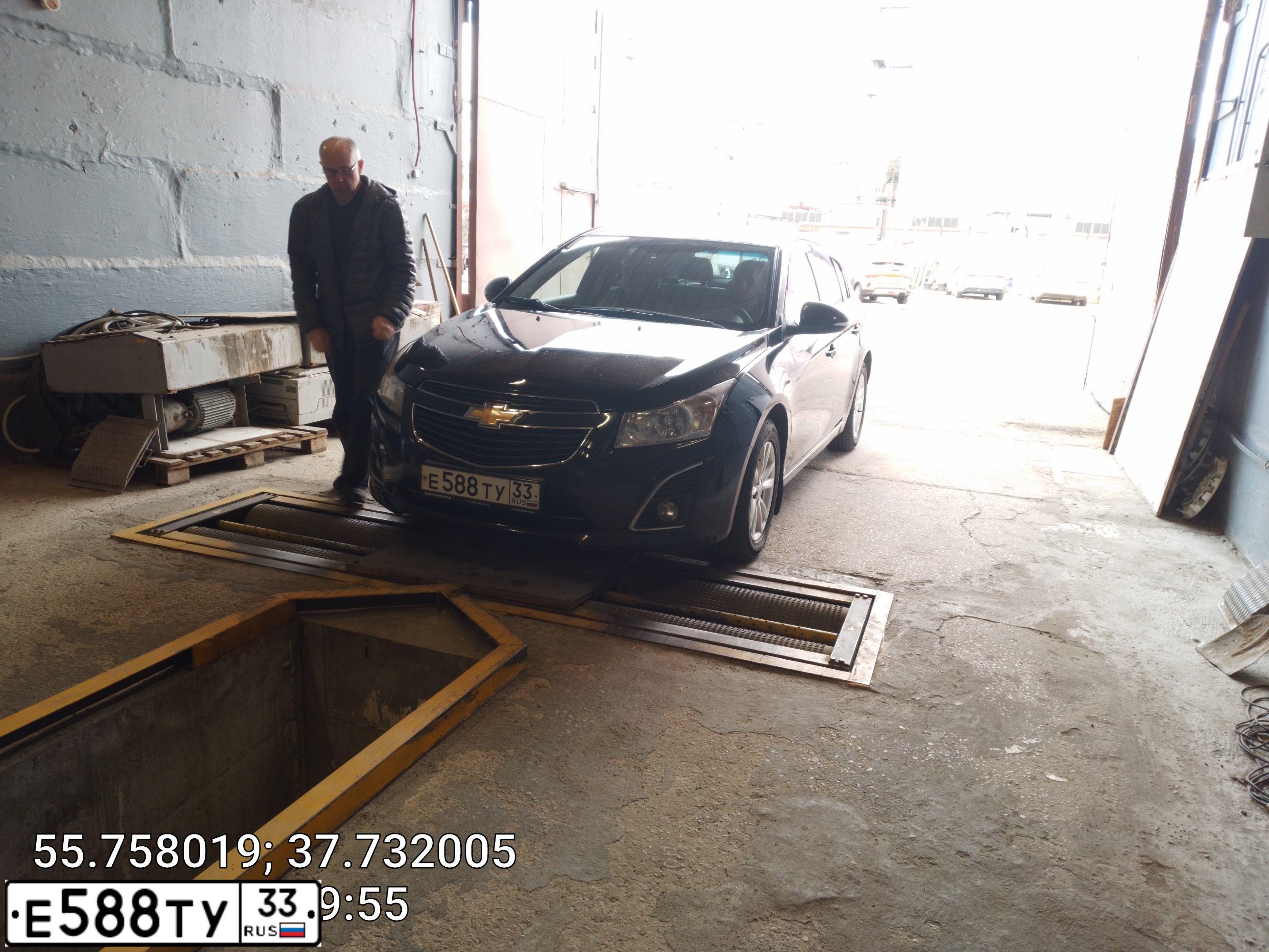 Фото автомобиля CHEVROLET CRUZE, 2014 — госномер В752КС977. Цвет: ЧЕРНЫЙ МЕТАЛЛИК