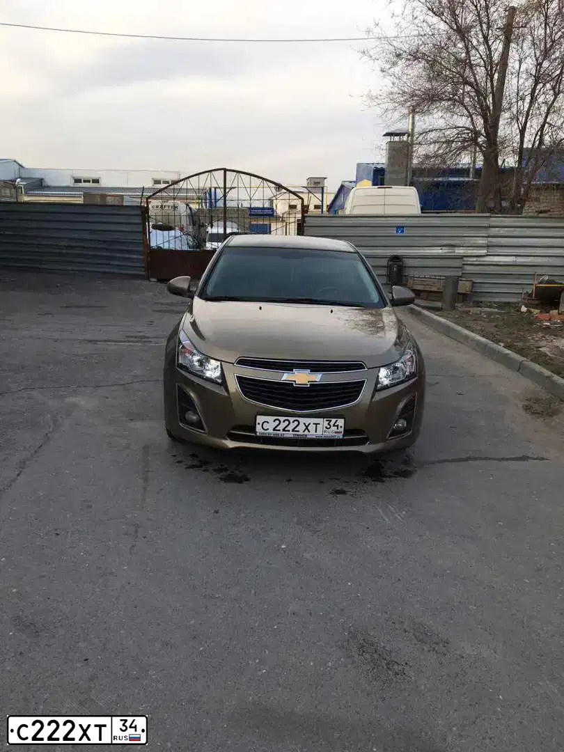 Фото автомобиля CHEVROLET CRUZE, 2013 — госномер С222ХТ34. Цвет: БЕЖЕВЫЙ МЕТАЛЛИК