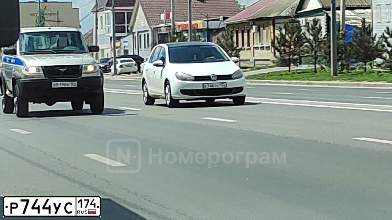 Фото автомобиля LADA 2171 PRIORA, 2010 — госномер Р744УС174. Цвет: СВЕТЛО-СЕРЫЙ