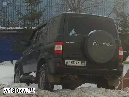 Фото автомобиля UAZ 3163 PATRIOT, 2013 — госномер А180ХА196. Цвет: ЧЕРНЫЙ