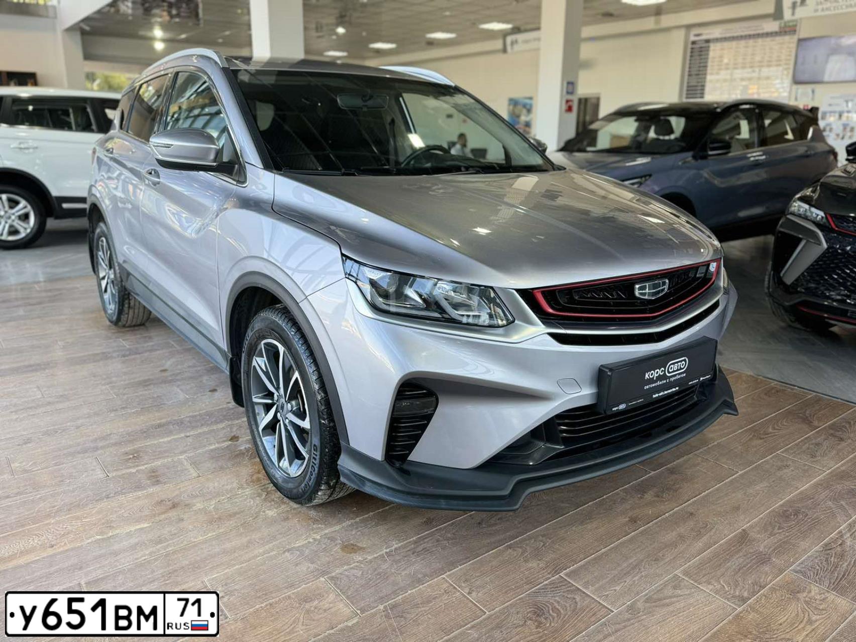Фото автомобиля GEELY COOLRAY, 2020 — госномер Е315МВ761. Цвет: СЕРЕБРИСТЫЙ