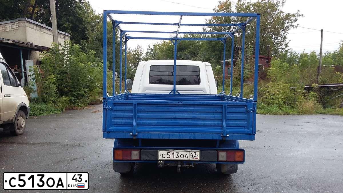 Фото автомобиля VOLKSWAGEN TRANSPORTER, 1993 — госномер С513ОА43. Цвет: БЕЛЫЙ