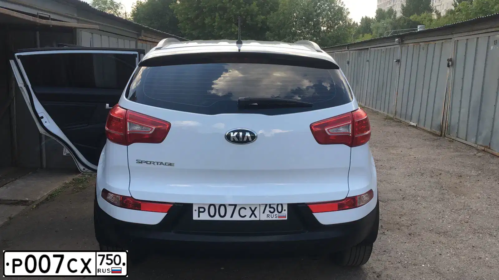 Фото автомобиля KIA SPORTAGE, 2012 — госномер С635ЕА790. Цвет: Белый