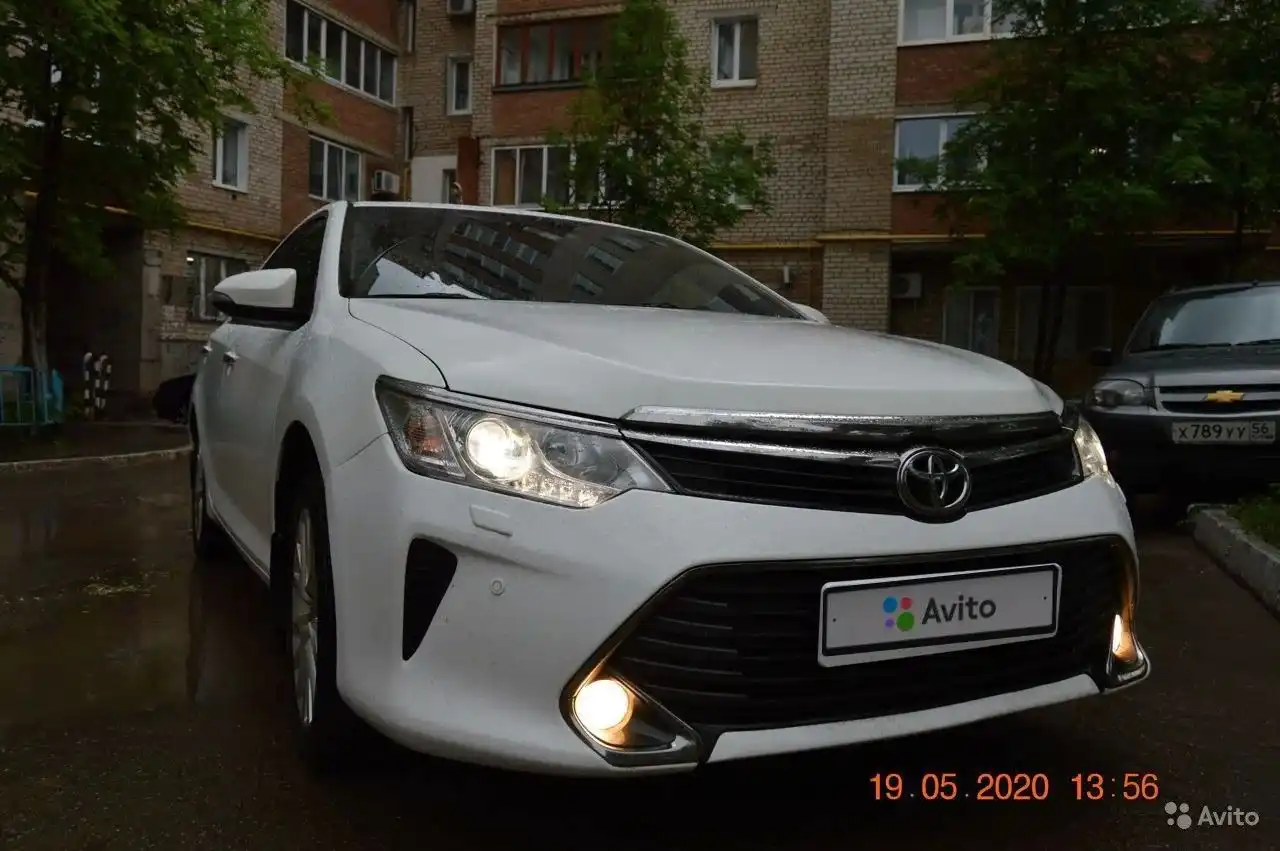 Фото автомобиля CHEVROLET T NIVA, 2019 — госномер Х789УУ56. Цвет: Темно-серый металлик