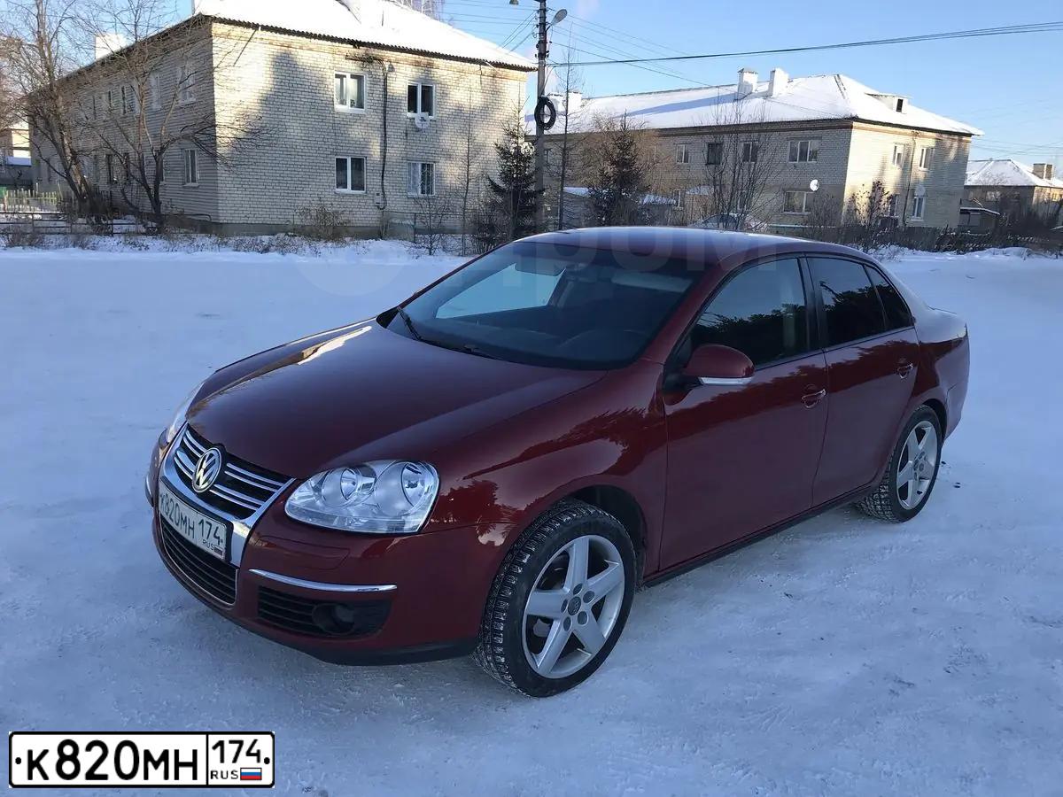 Фото автомобиля VOLKSWAGEN JETTA, 1910 — госномер К820МН174. Цвет: КРАСНЫЙ