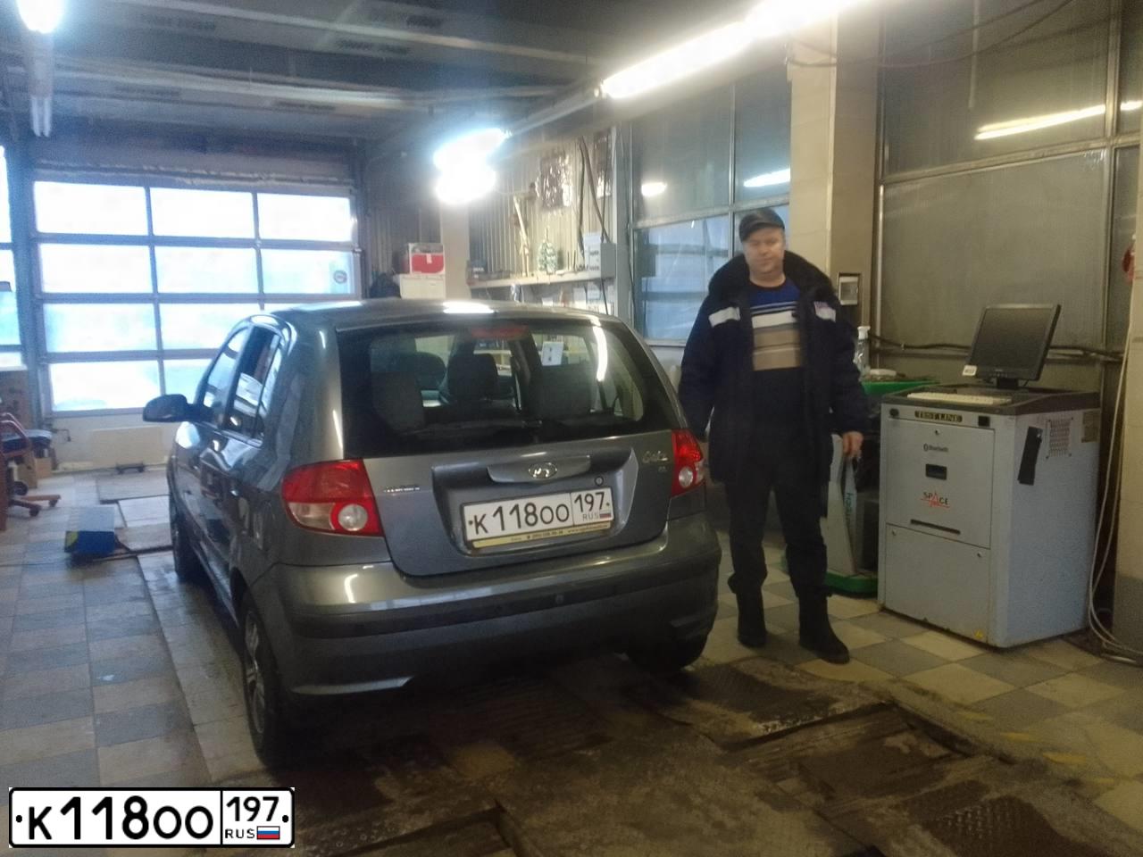Фото автомобиля HYUNDAI GETZ, 2004 — госномер Т800ЕР790. Цвет: ТЕМНО-СЕРЫЙ
