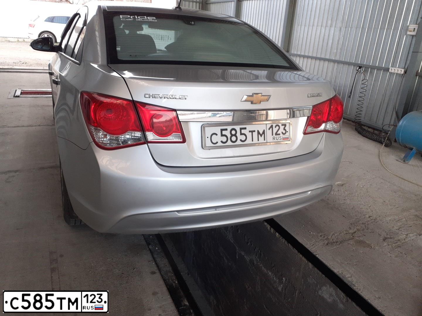 Фото автомобиля CHEVROLET CRUZE, 2014 — госномер С585ТМ123. Цвет: СЕРЕБРИСТЫЙ МЕТАЛИК