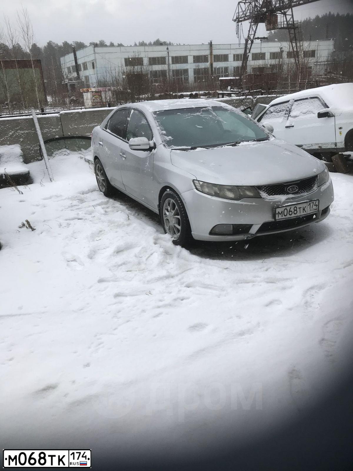 Фото автомобиля KIA CERATO, 2011 — госномер Н151ЕЕ196. Цвет: Серебристый