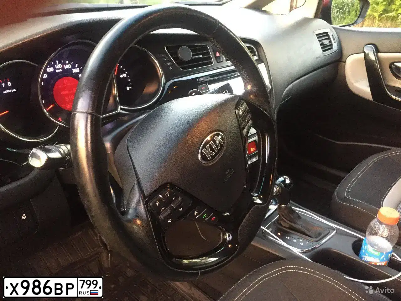 Фото автомобиля KIA CEE'D, 2012 — госномер Х633РТ33. Цвет: Красный