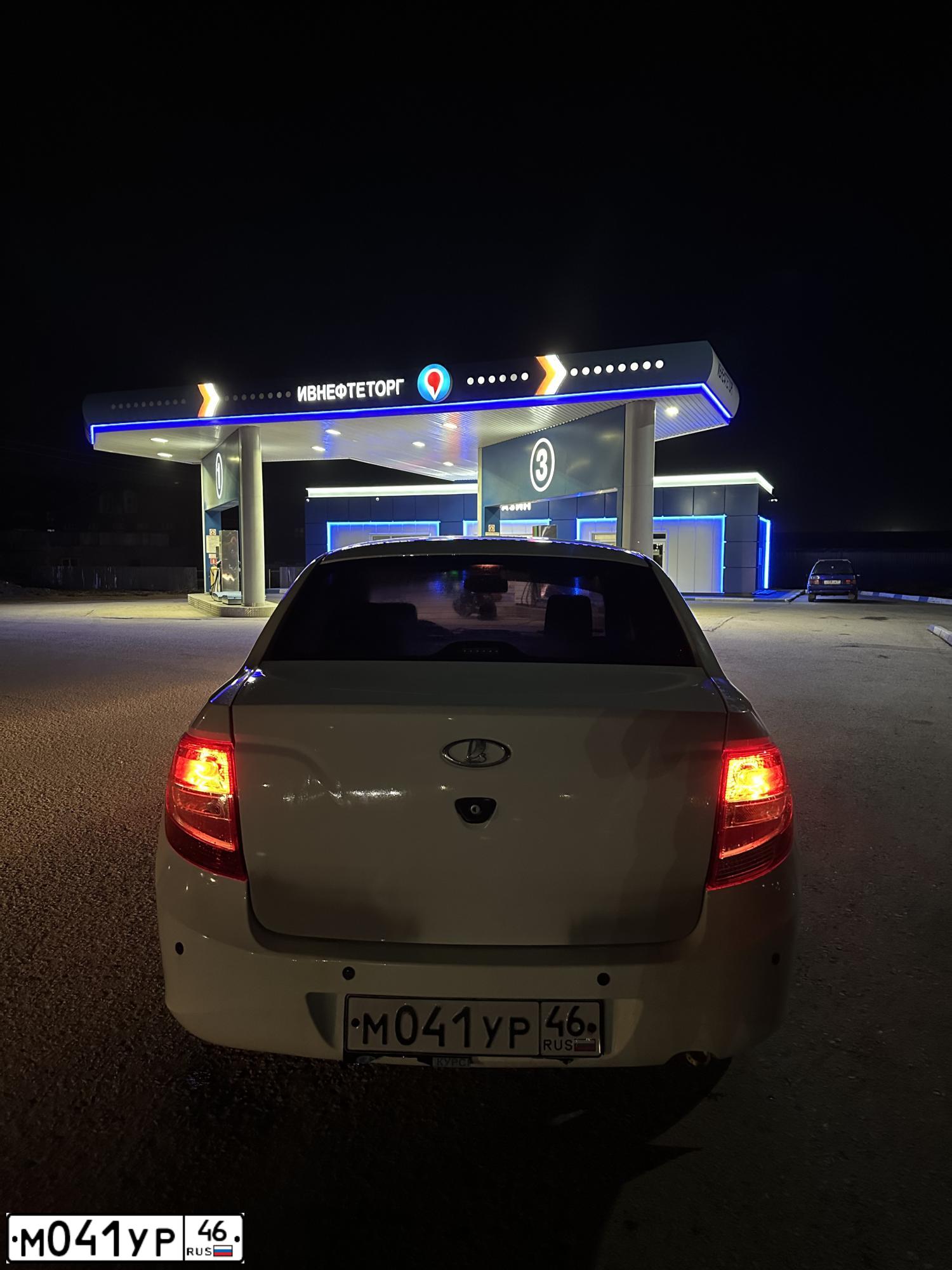Фото автомобиля LADA 2190 GRANTA, 2012 — госномер В280ЕС76. Цвет: Белый