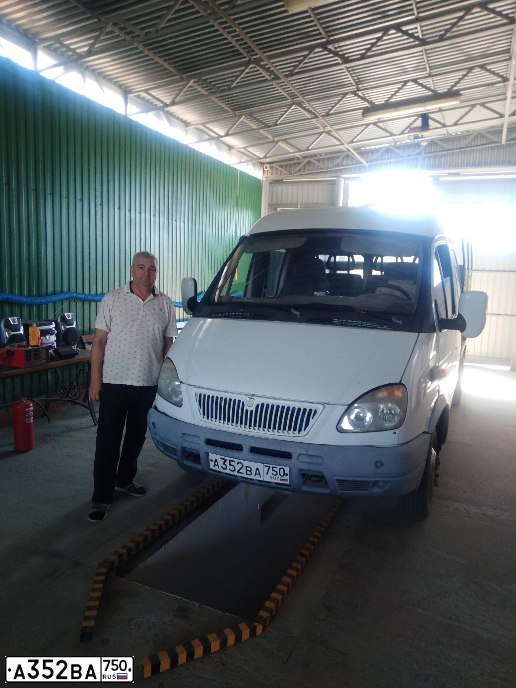 Фото автомобиля GAZ 3302 EL, 2007 — госномер Е785НМ193. Цвет: Белый