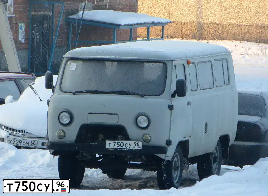 Фото автомобиля UAZ 2206, 2012 — госномер Т810МХ196. Цвет: СЕРЫЙ
