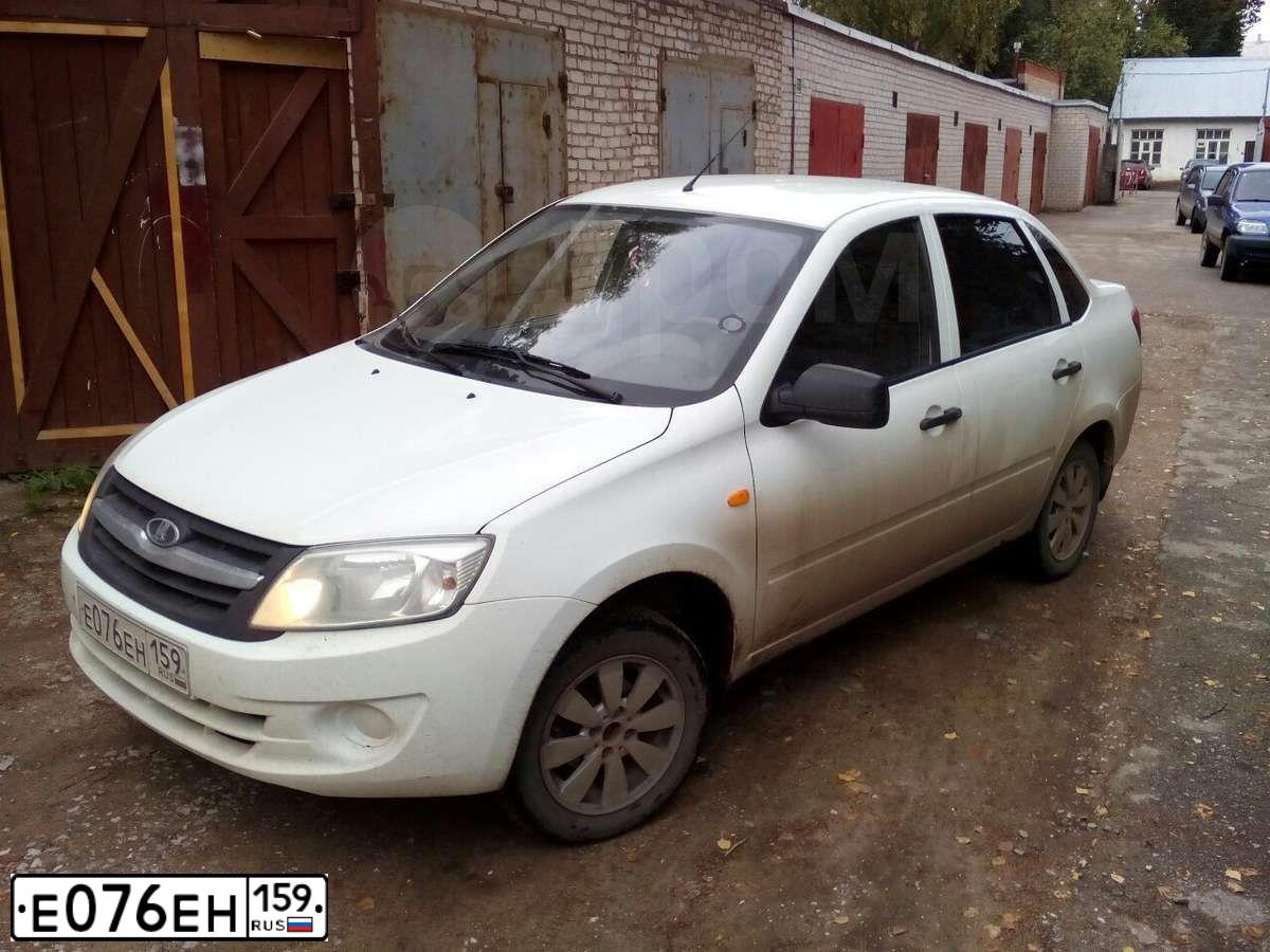 Фото автомобиля LADA 2190 GRANTA, 2013 — госномер Е076ЕН159. Цвет: Белый